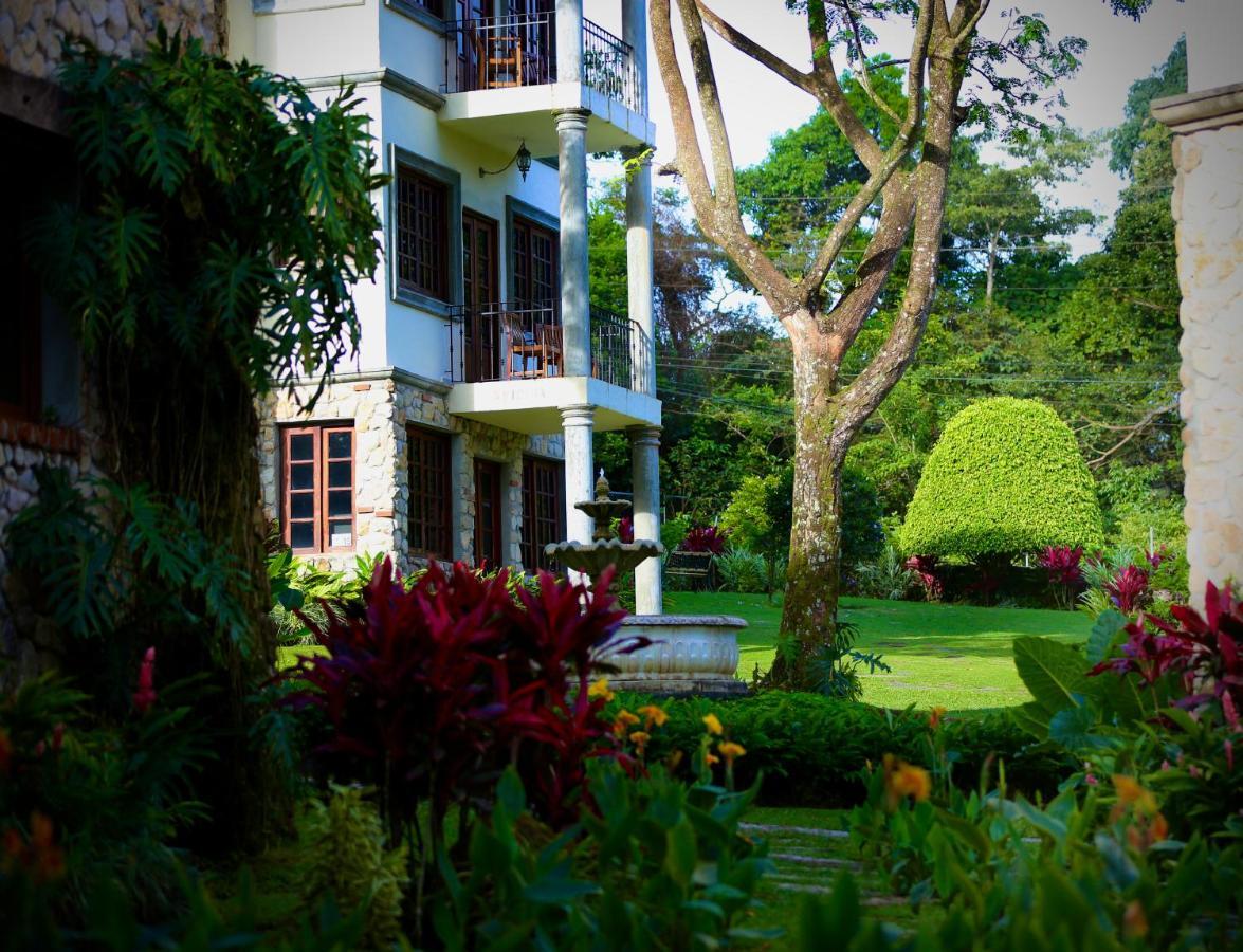 Mandarinos Boutique & 5*
